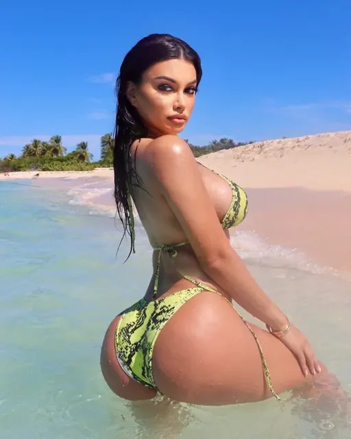 Alliee OnlyFans Curvy Creator