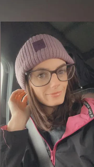 Amish Betsy OnlyFans creator with a focus on solo photos
