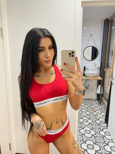 Amitsc OnlyFans Ukrainian tattooed girl