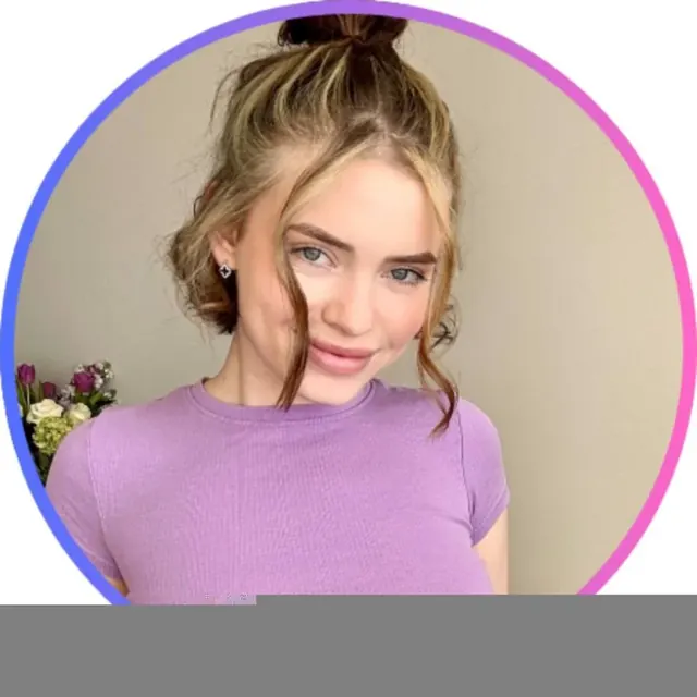 Julia OnlyFans creator with engaging personality