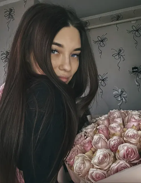 Kiwik OnlyFans creator with beautiful photos