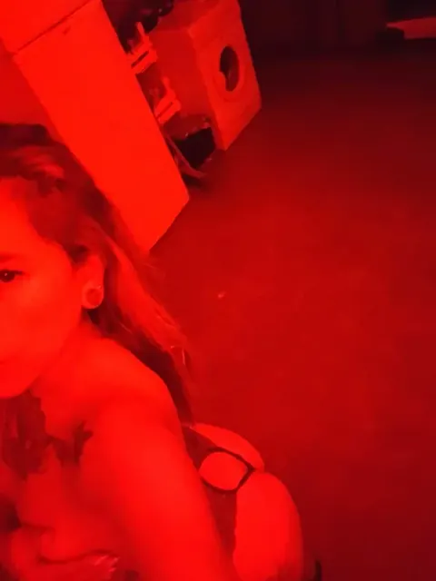 Andromeda OnlyFans creator with Caribbean theme.