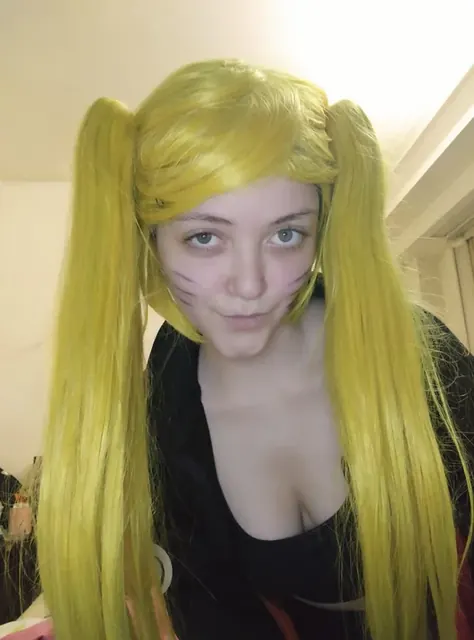 Aneris Dai OnlyFans alternative girl with glasses