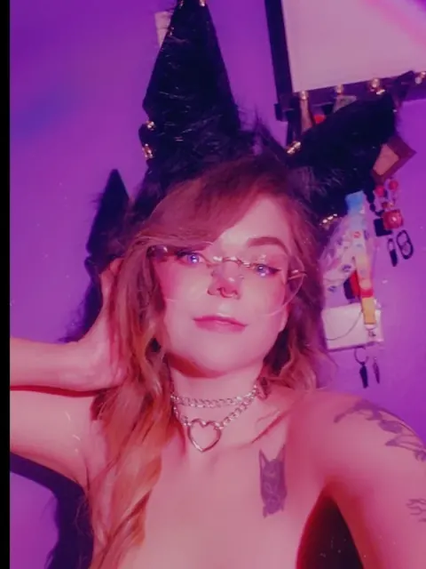 Angelcakeannie OnlyFans profile with a playful style.