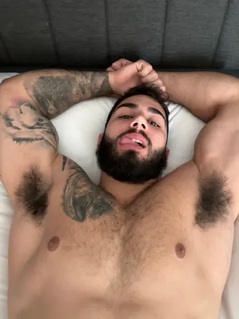 Angelo OnlyFans male model with tattooed physique