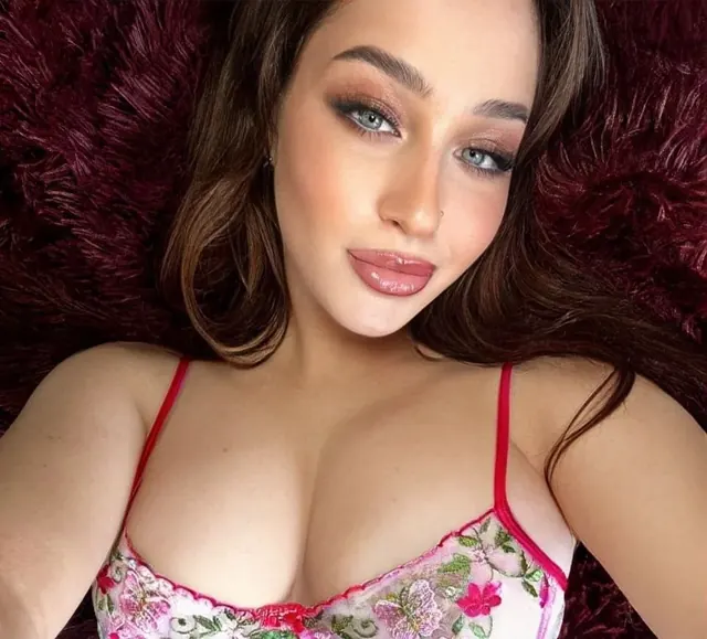 Rachel ❤️ OnlyFans profile picture - engaging creator