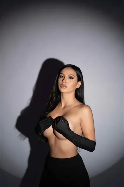 Anissagodinafree OnlyFans trans creator