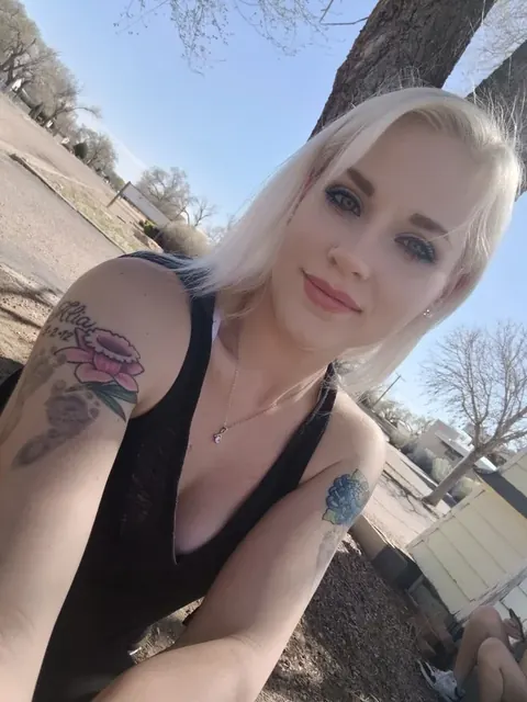 Anndibaybi OnlyFans blonde pierced creator