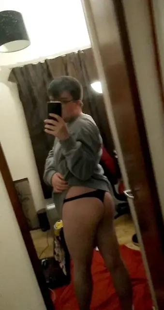 Welsh Sub OnlyFans creator with engaging content