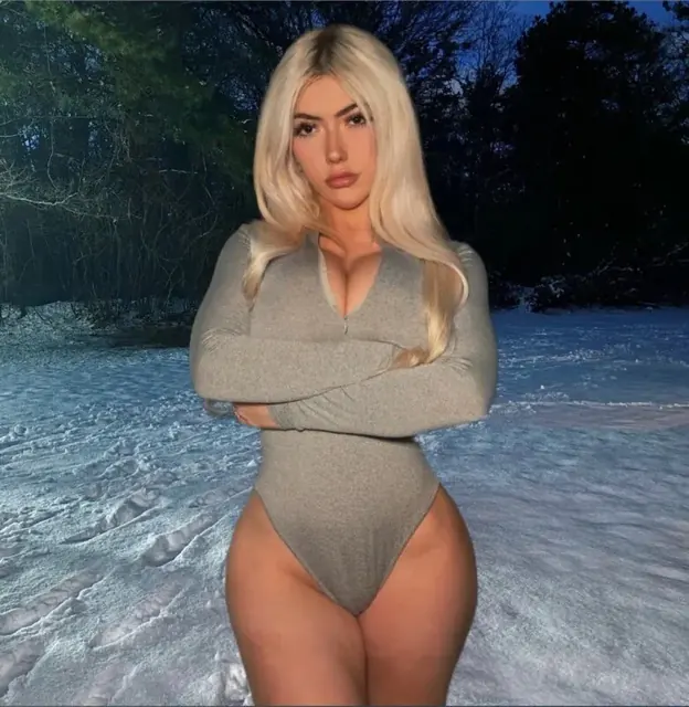 April Hills OnlyFans creator with natural beauty