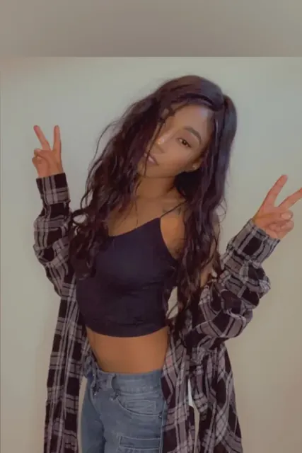 April Rae OnlyFans petite college creator