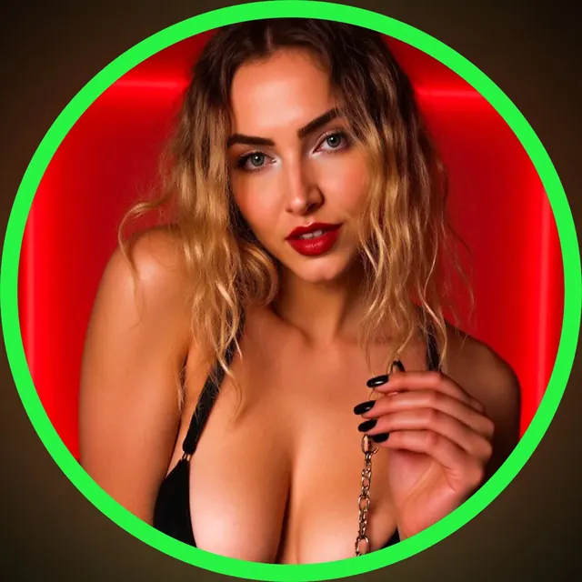 Arianna OnlyFans femdom & mistress creator profile photo