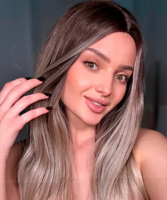 Ariella Milly VIP on OnlyFans flaunting her petite body