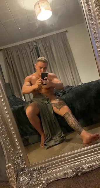 Arnieken993 OnlyFans creator with engaging content