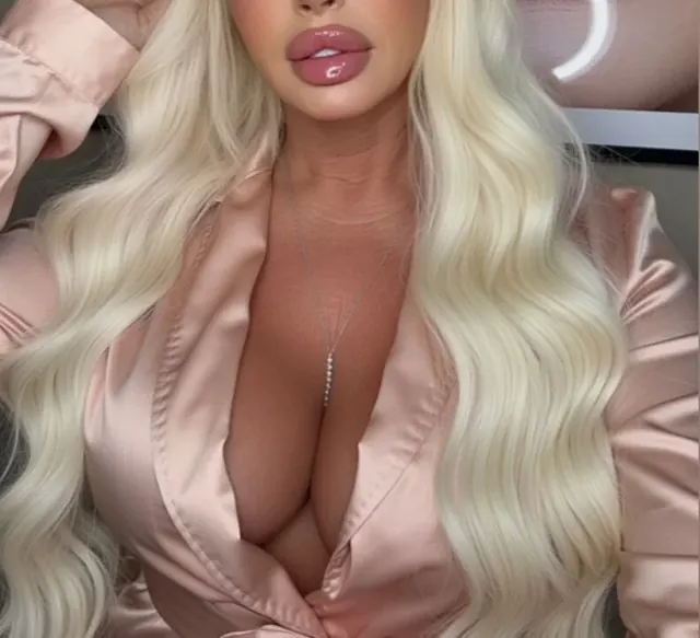 Ashley Anders OnlyFans creator with stunning visuals