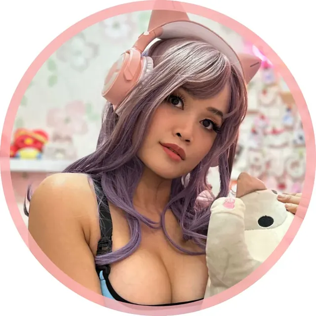 Asian Eyes OnlyFans creator with a kawaii aesthetic.