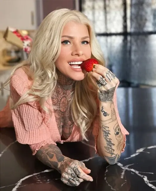 Atastewithgage OnlyFans tattooed baker