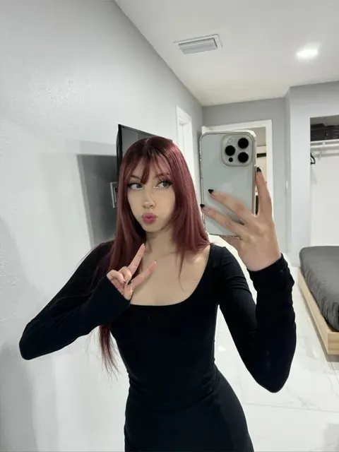 Avaakit OnlyFans slim red-haired creator