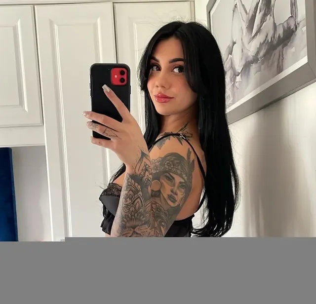 Avy_wavy OnlyFans creator with exclusive content