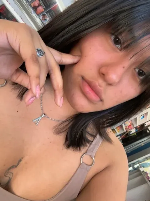 ᴀʏᴇ ᴇx OnlyFans creator with tattoos