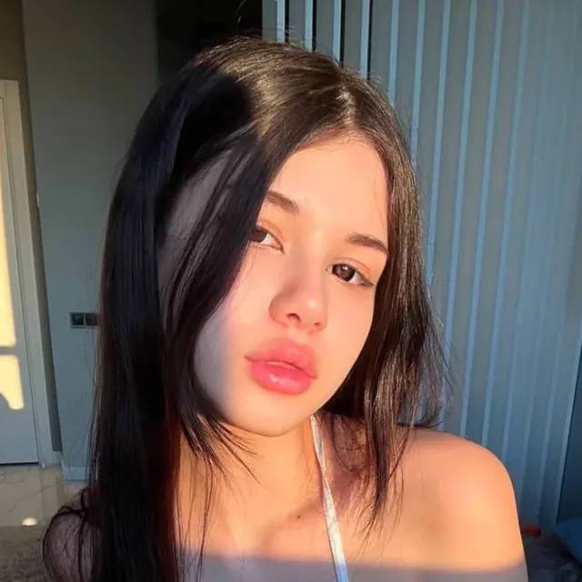 Ayris Moon OnlyFans Black Hair