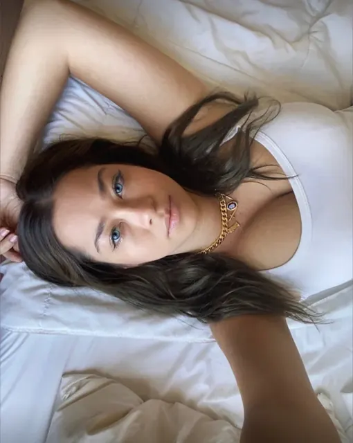 Daenerys Targaryen OnlyFans travel model