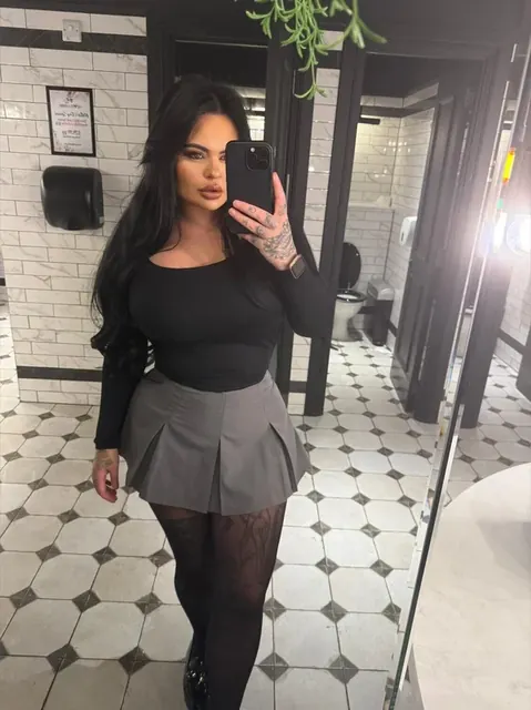 💗BABY LEX💗 OnlyFans creator with curvy figure