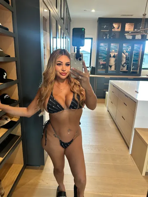 ash OnlyFans blonde tattooed creator