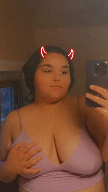 Babygirl9925 OnlyFans creator with enticing content.