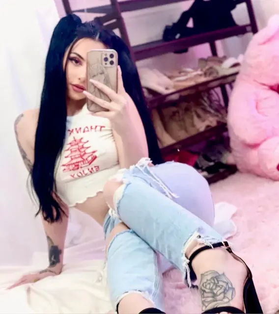 Angel on OnlyFans with a glam vibe