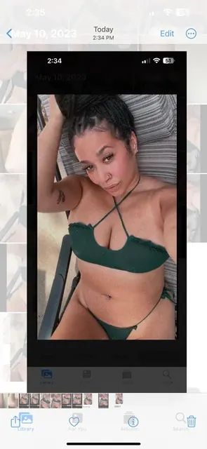 gel OnlyFans creator with a seductive vibe