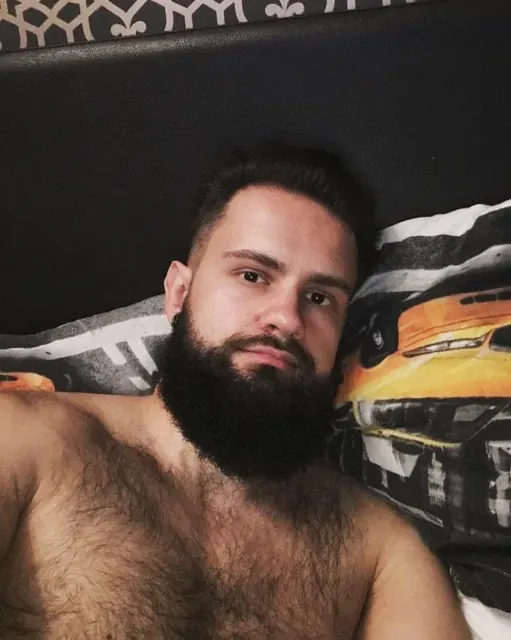 Bazookaa OnlyFans Brunette Creator