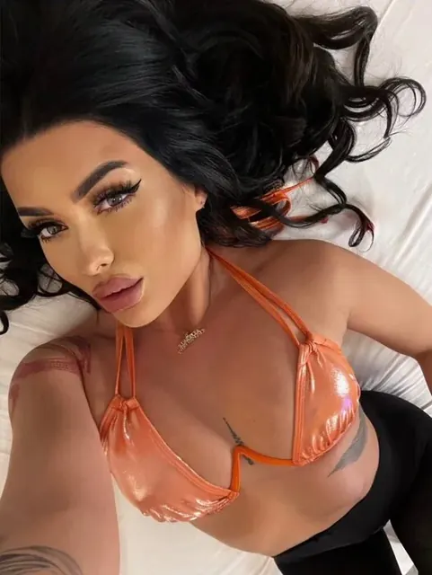 Becky OnlyFans creator with engaging content