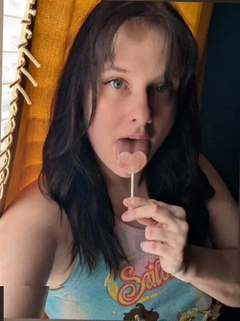 Beammeupaud1 OnlyFans geeky chick
