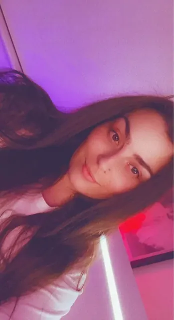 beeinmedeep OnlyFans creator with pierced nipples