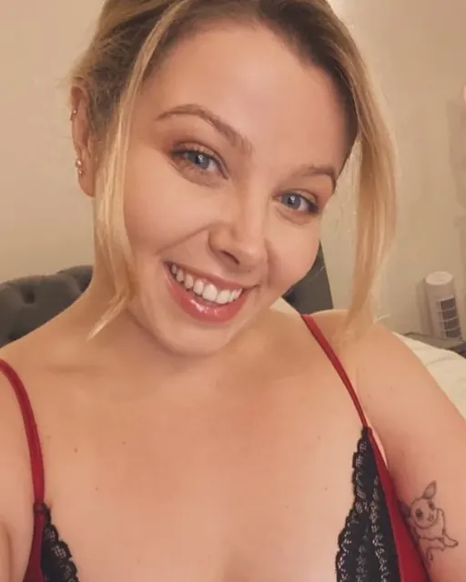Bella Rose British Gamer Girl on OnlyFans