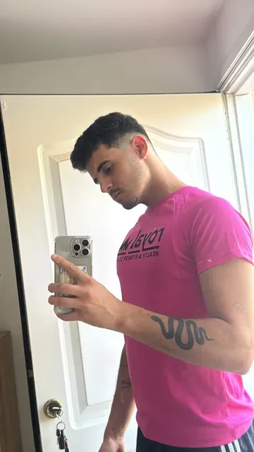 Bigdickxlboy OnlyFans creator with free videos