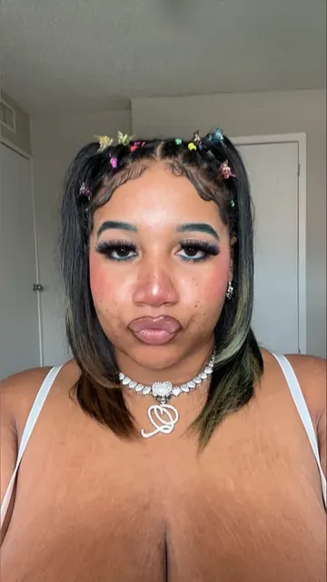 VALENTINE CAKEZ OnlyFans Curvy Goddess