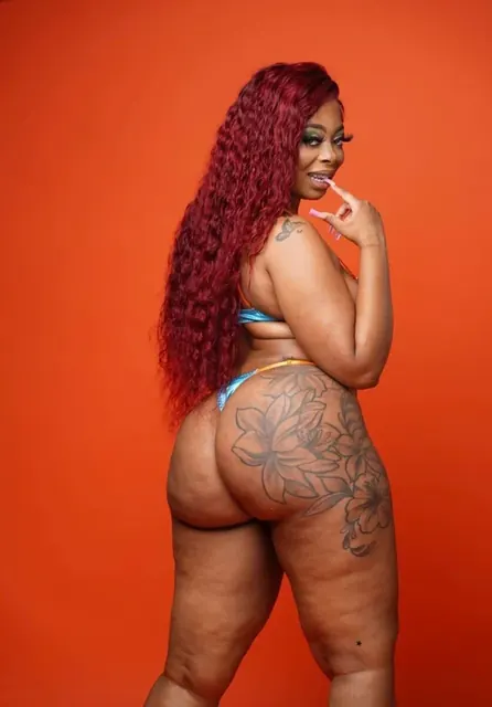 NastyNie OnlyFans creator with vibrant personality
