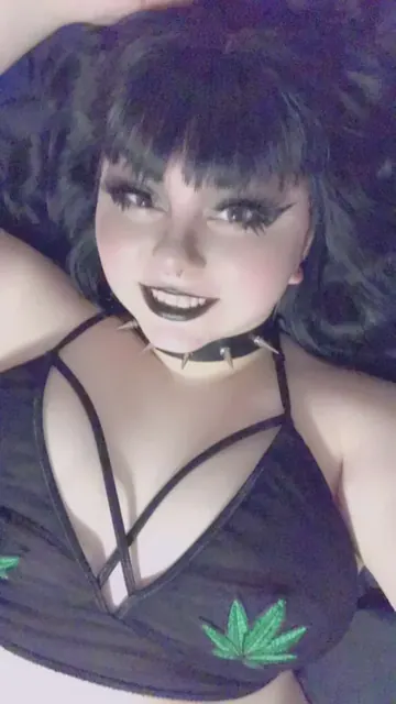 Bee on OnlyFans showcasing her charm