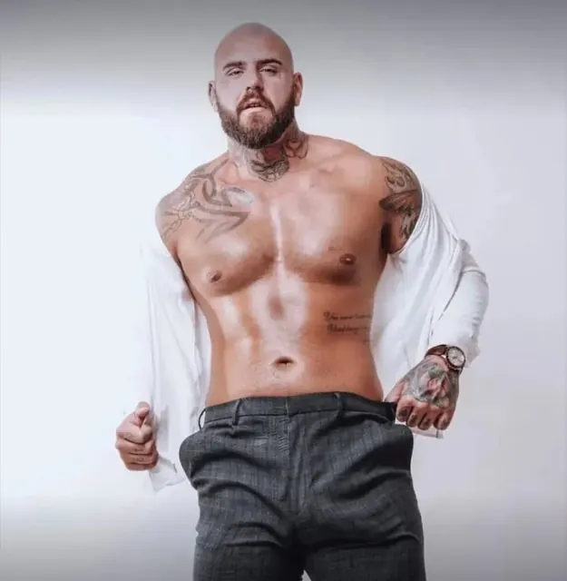 Big Rob 🐻🇬🇧 OnlyFans athletic tattooed creator