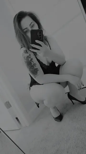Anna OnlyFans tattooed creator