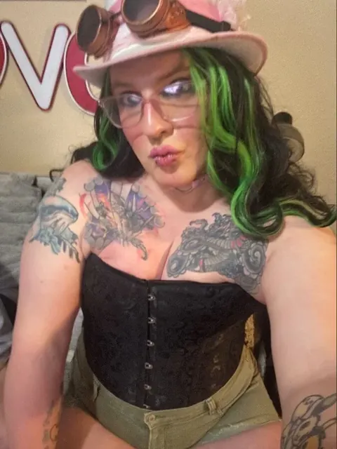 Blakelytgirl OnlyFans classy content creator