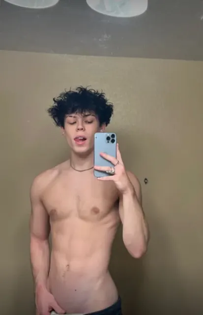 Blazegray OnlyFans Athletic Male Creator