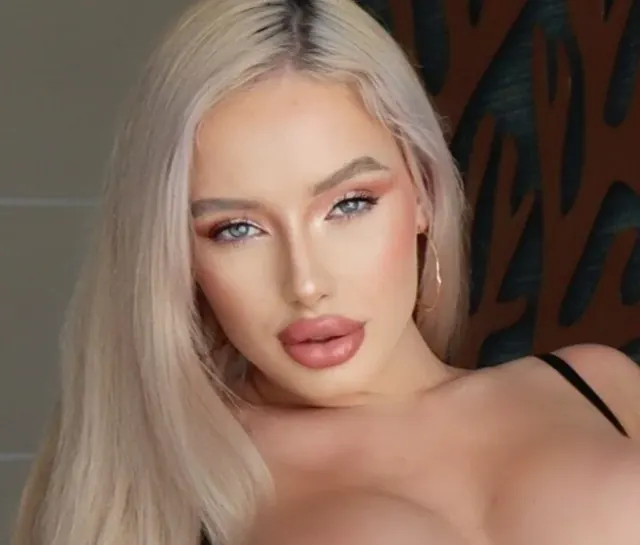 ANNA FREE OnlyFans with exclusive content