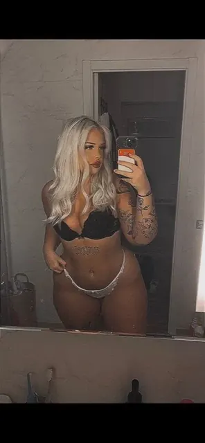 Moa OnlyFans creator with unique physique