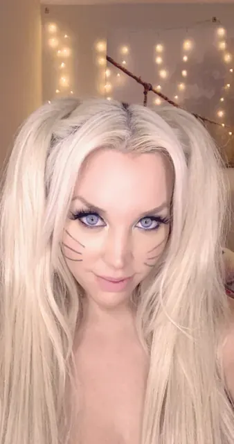 Blondie Fesser Buns VIP PAGE OnlyFans with big booty