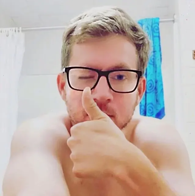 Blondnblue222 OnlyFans creator with unique content