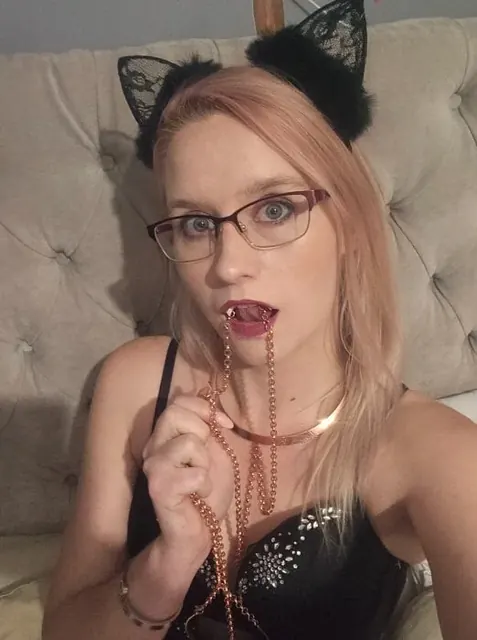 Blossom232 OnlyFans creator with captivating photos