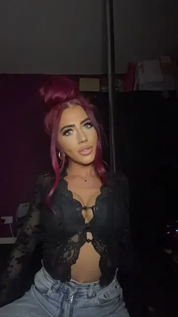 Bonniefoxuk OnlyFans petite redhead